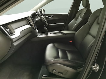 Used Volvo XC60 2018 for sale - 78532452: Photo