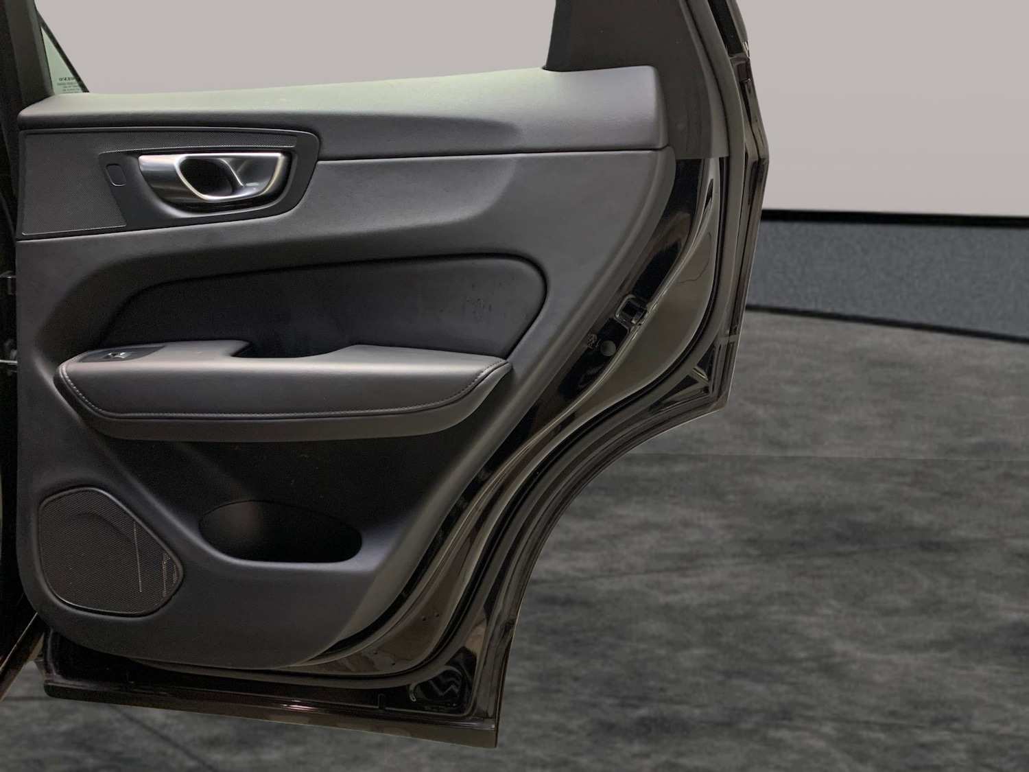 Used Volvo XC60 2023 for sale - 76758102: Photo 28