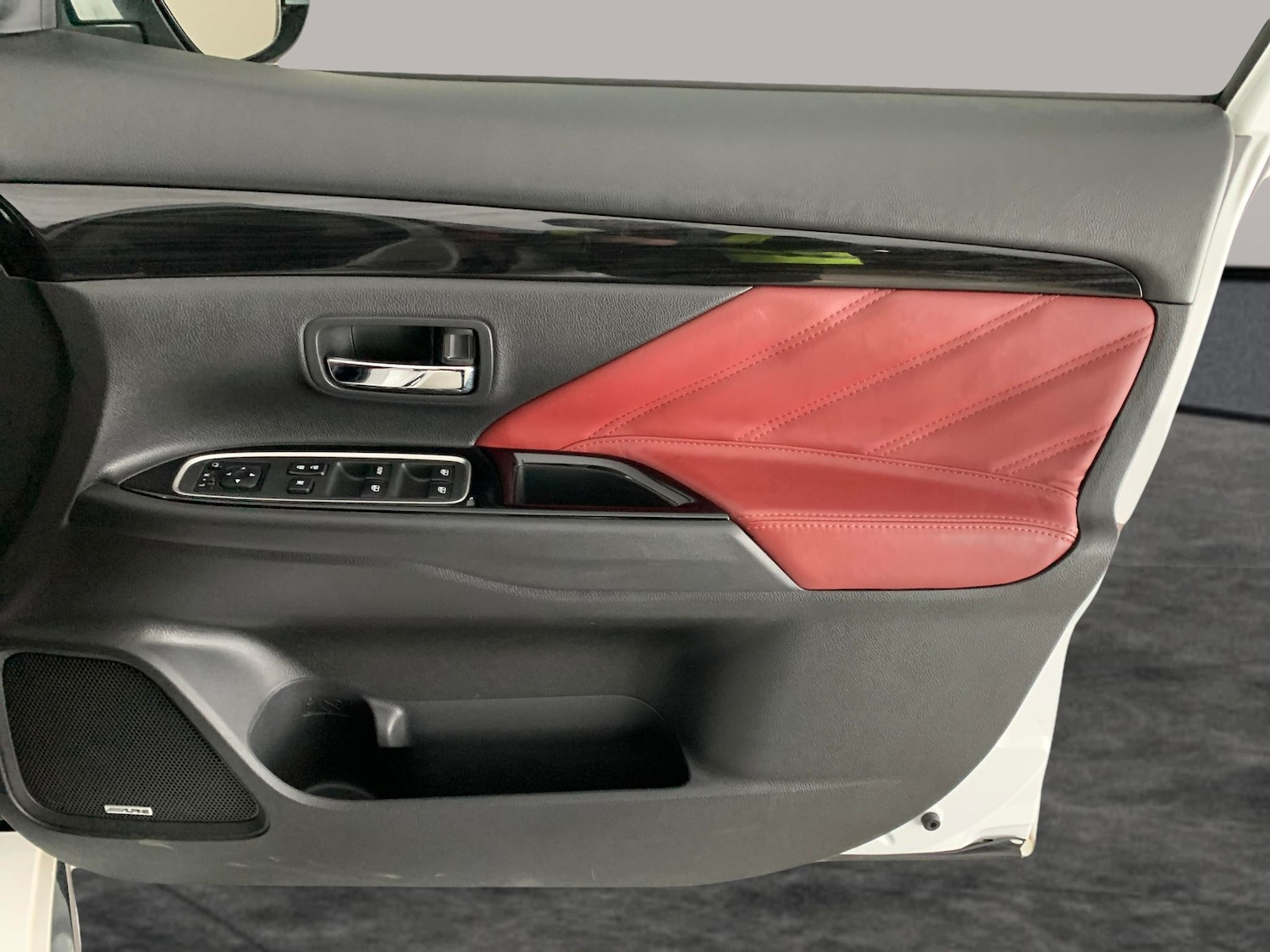 Used Mitsubishi Outlander 2017 for sale - 76668589: Photo 31