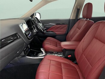 Used Mitsubishi Outlander 2017 for sale - 76668589: Photo