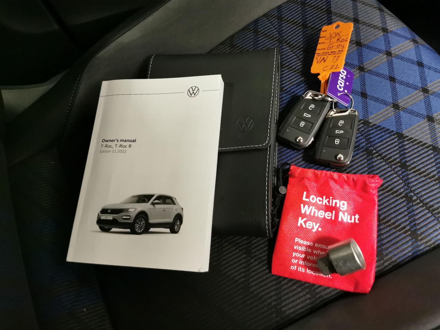 Used Volkswagen T-Roc 2023 for sale - 77542896: Photo 28