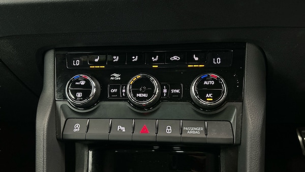 Used Skoda Karoq 2021 for sale - 76128745: Photo 33