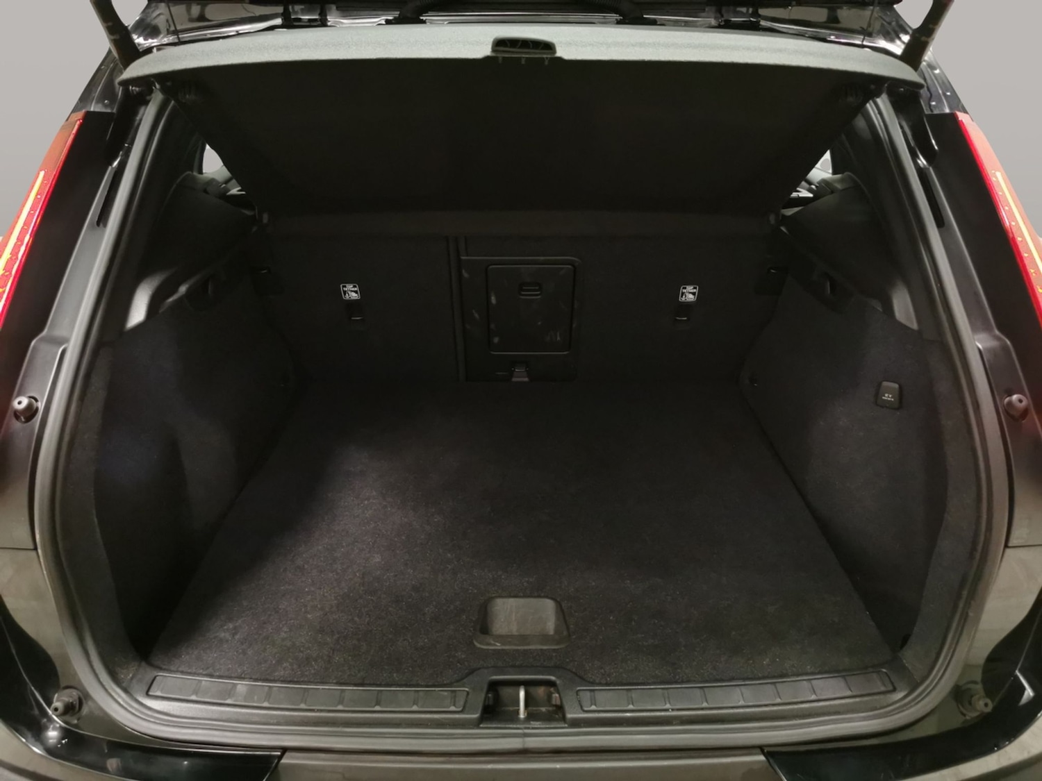 Used Volvo XC40 2022 for sale - 77316610: Photo 32