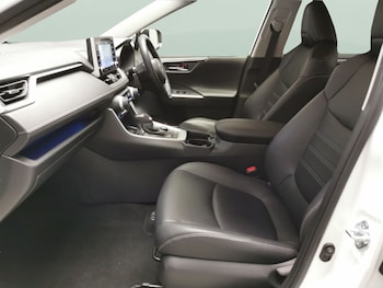 Used Toyota RAV4 2019 for sale - 76222345: Photo 4