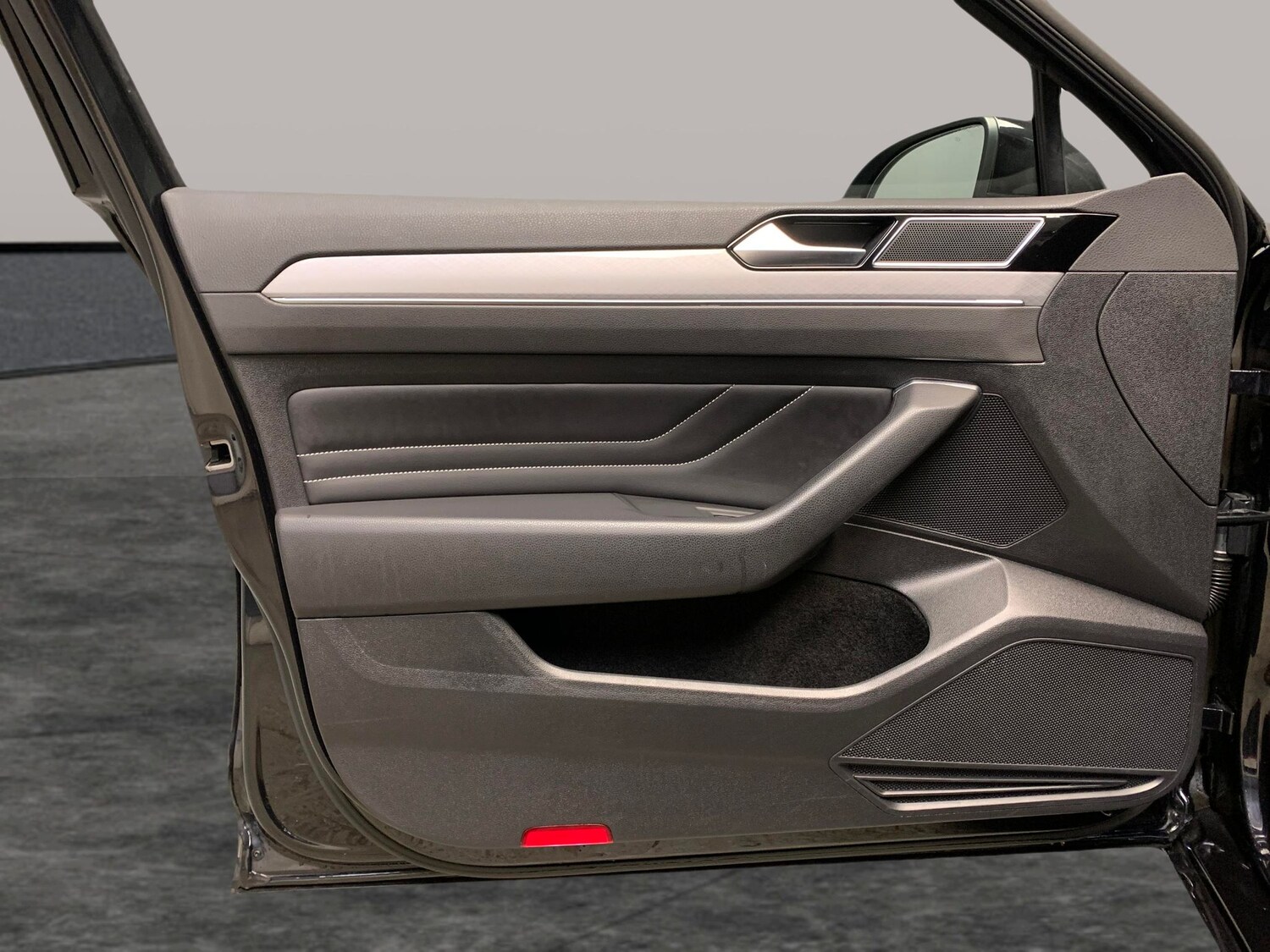 Used Volkswagen Passat 2023 for sale - 77810638: Photo 24