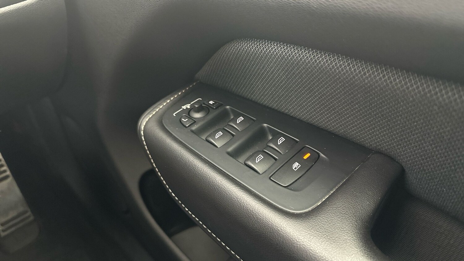 Used Volvo XC60 2019 for sale - 77846207: Photo 31