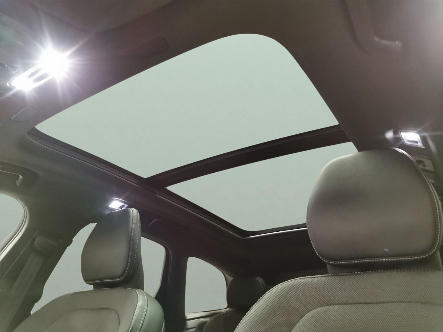 Used Volvo XC60 for sale - 76725391: Photo 5