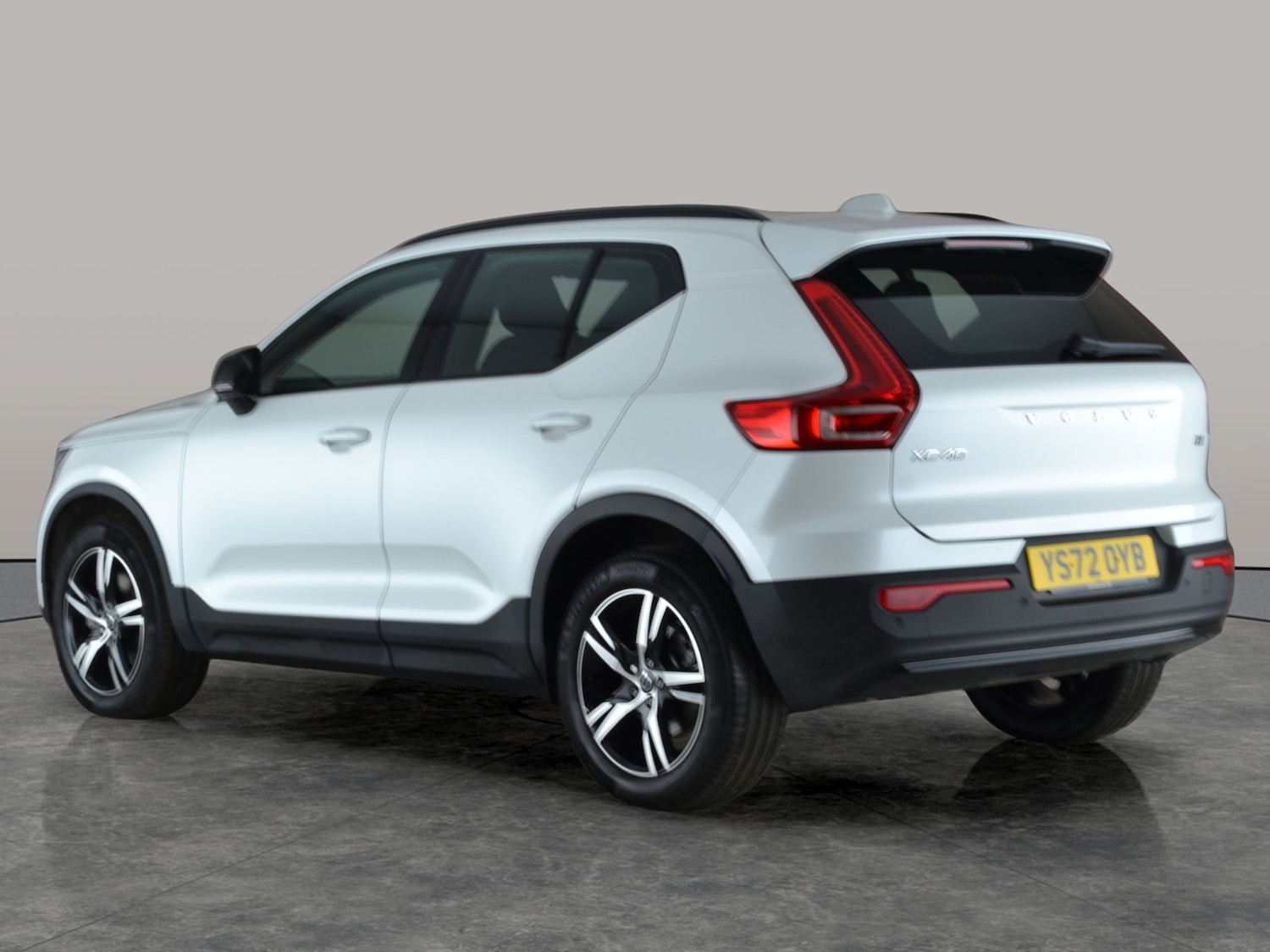 Used Volvo XC40 2023 for sale - 77627899: Photo 10