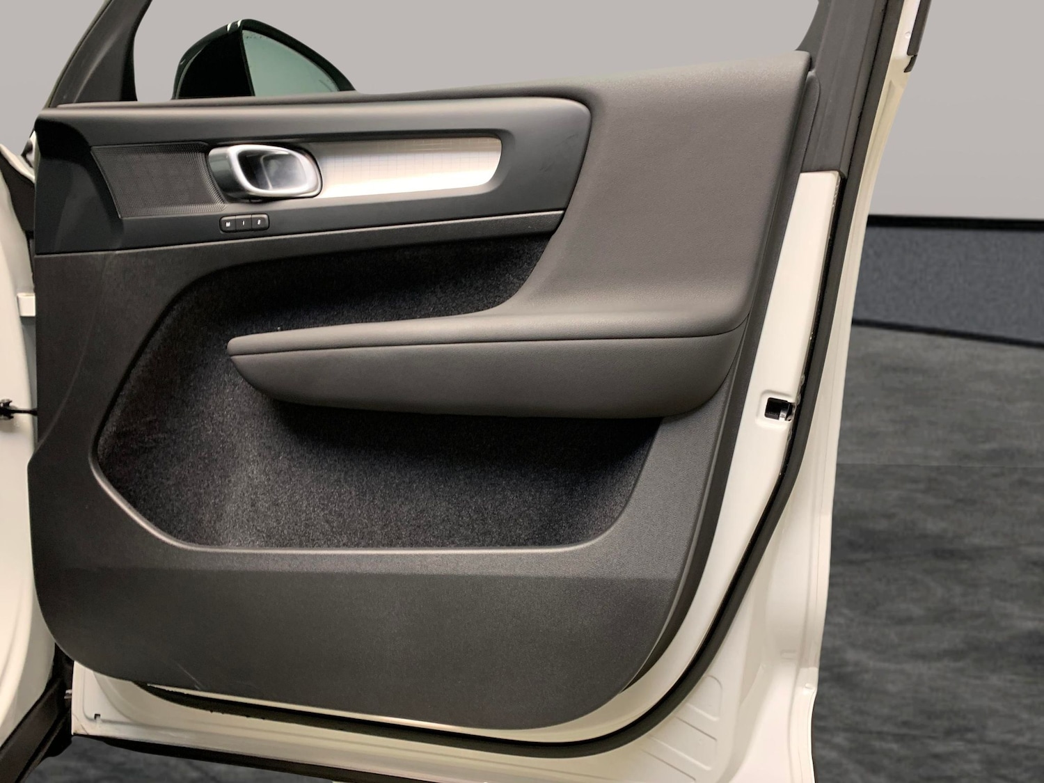 Used Volvo XC40 2023 for sale - 77627899: Photo 26