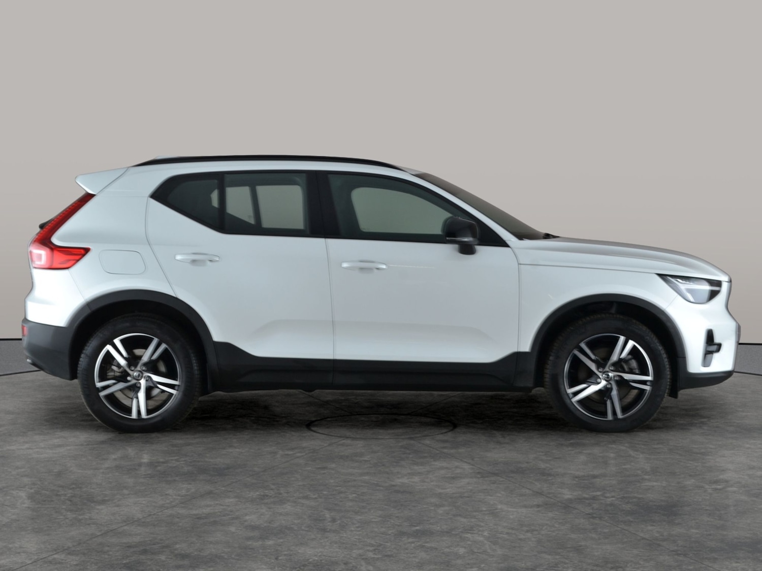 Used Volvo XC40 2023 for sale - 77627899: Photo 7