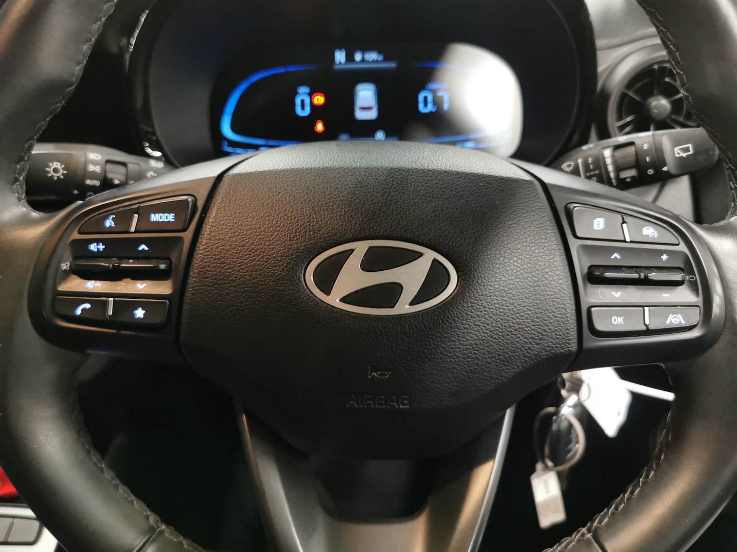 Used Hyundai i10 2023 for sale - 77034102: Photo 14