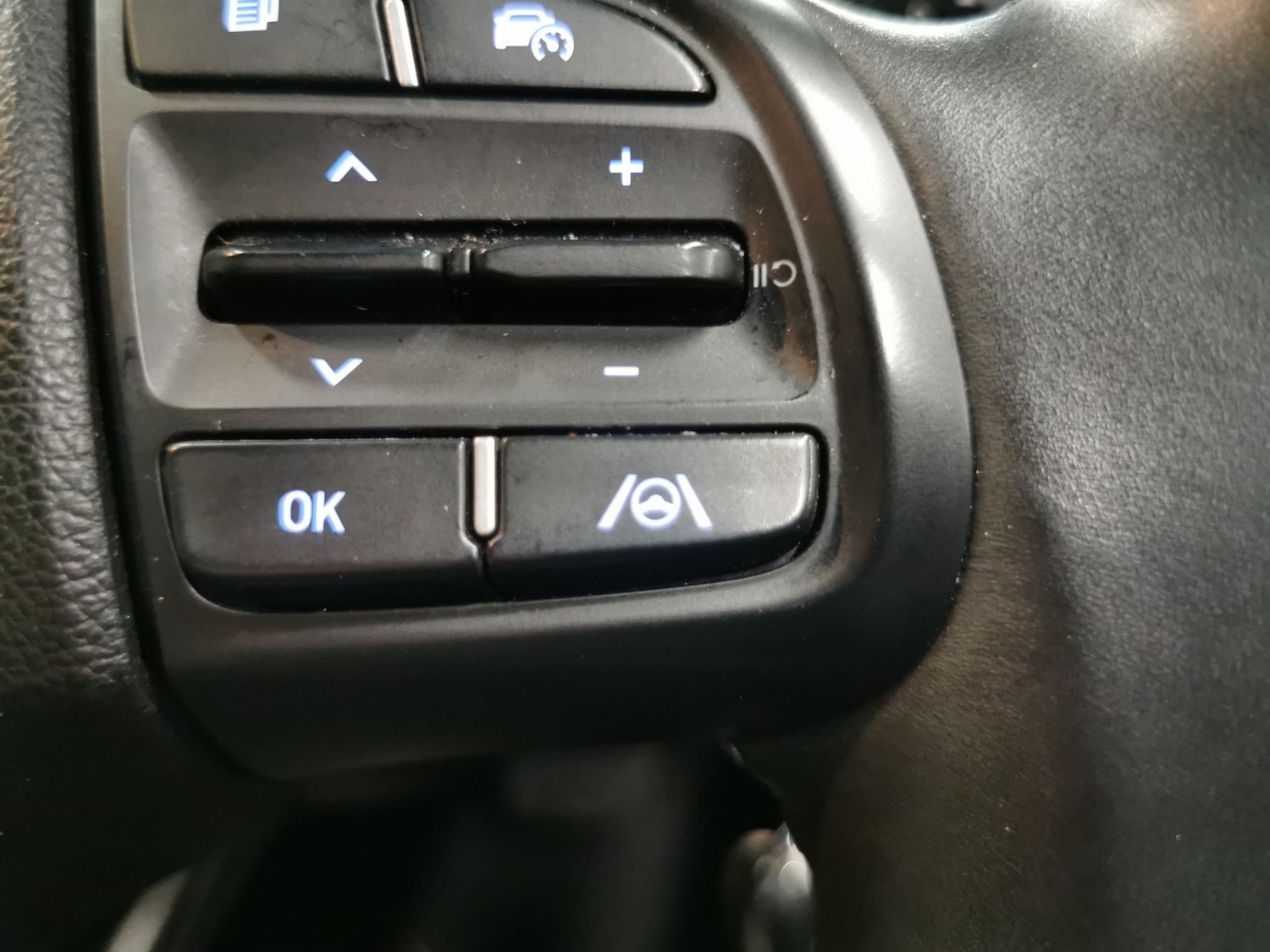 Used Hyundai i10 2023 for sale - 77034102: Photo 21