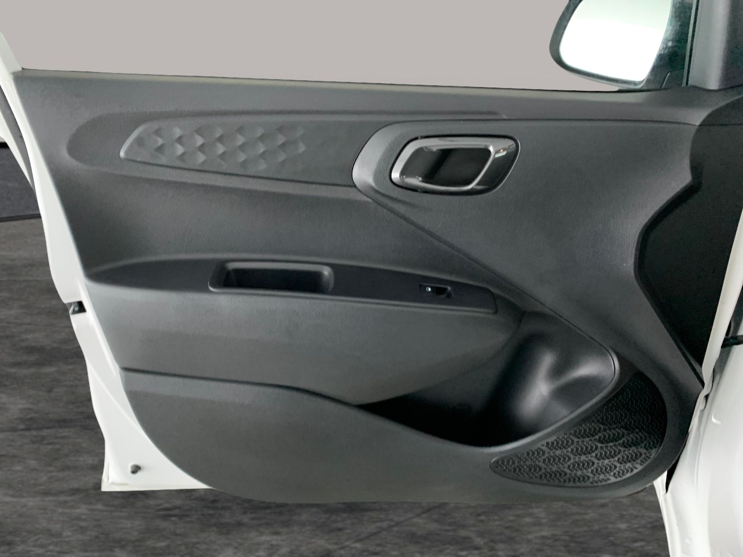 Used Hyundai i10 2023 for sale - 77034102: Photo 26