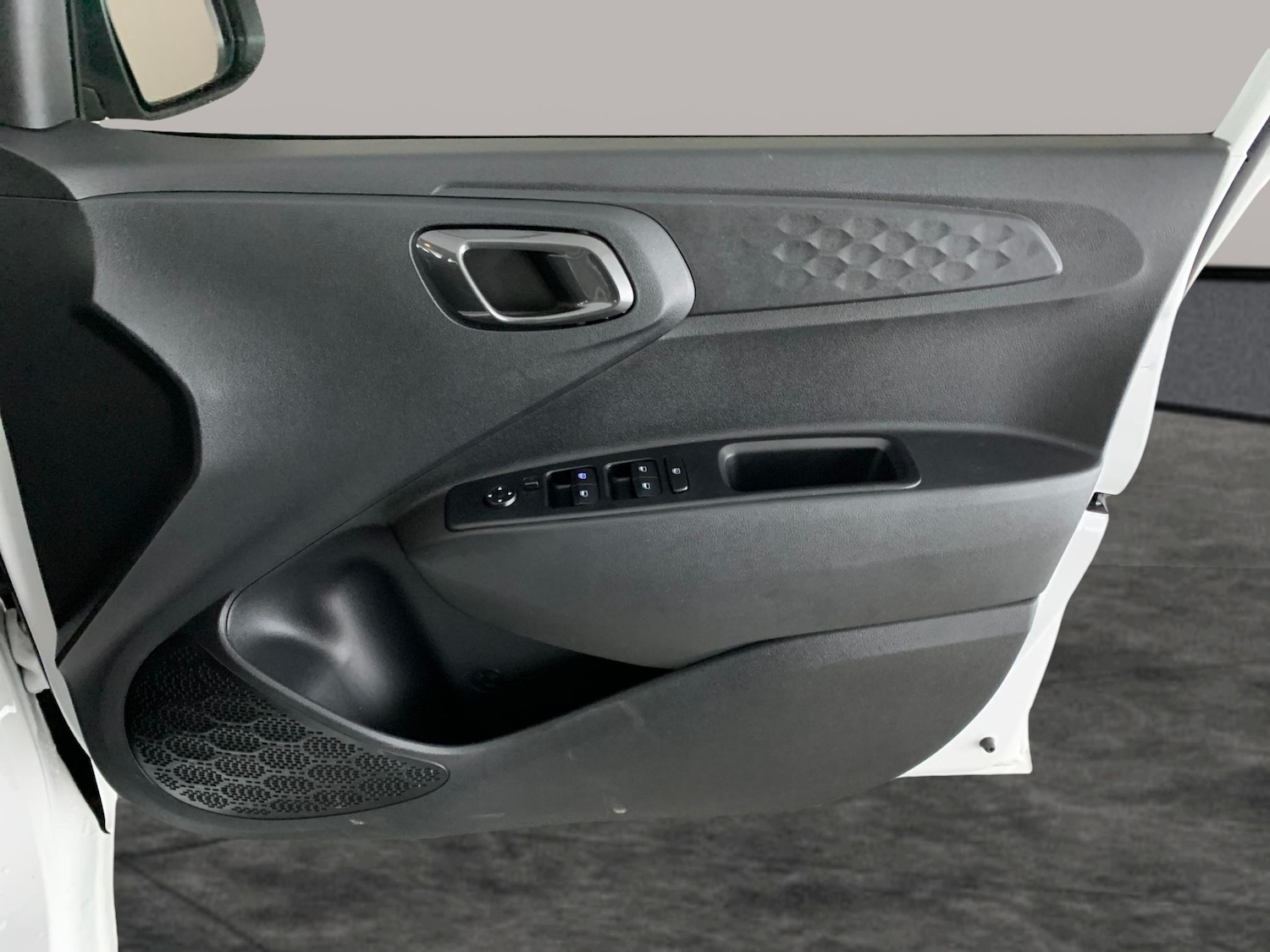 Used Hyundai i10 2023 for sale - 77034102: Photo 29