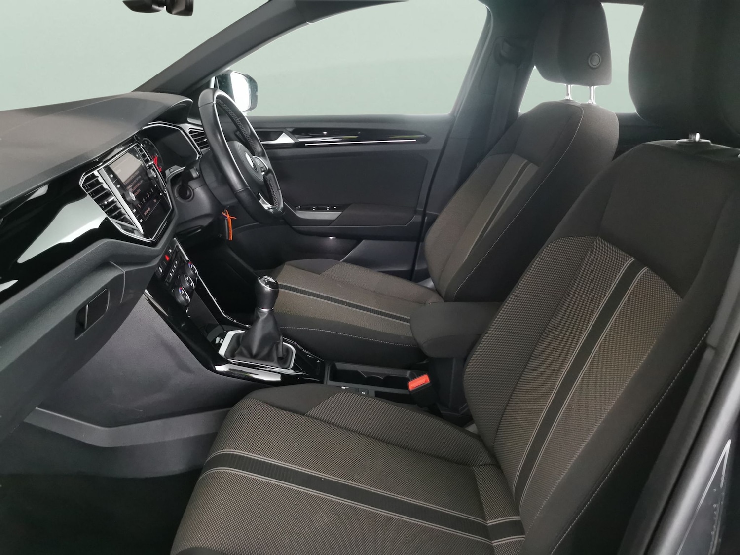 Used Volkswagen T-Roc 2021 for sale - 77576941: Photo 4