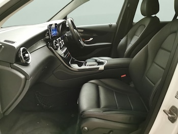 Used Mercedes-Benz GLC 2020 for sale - 76403007: Photo