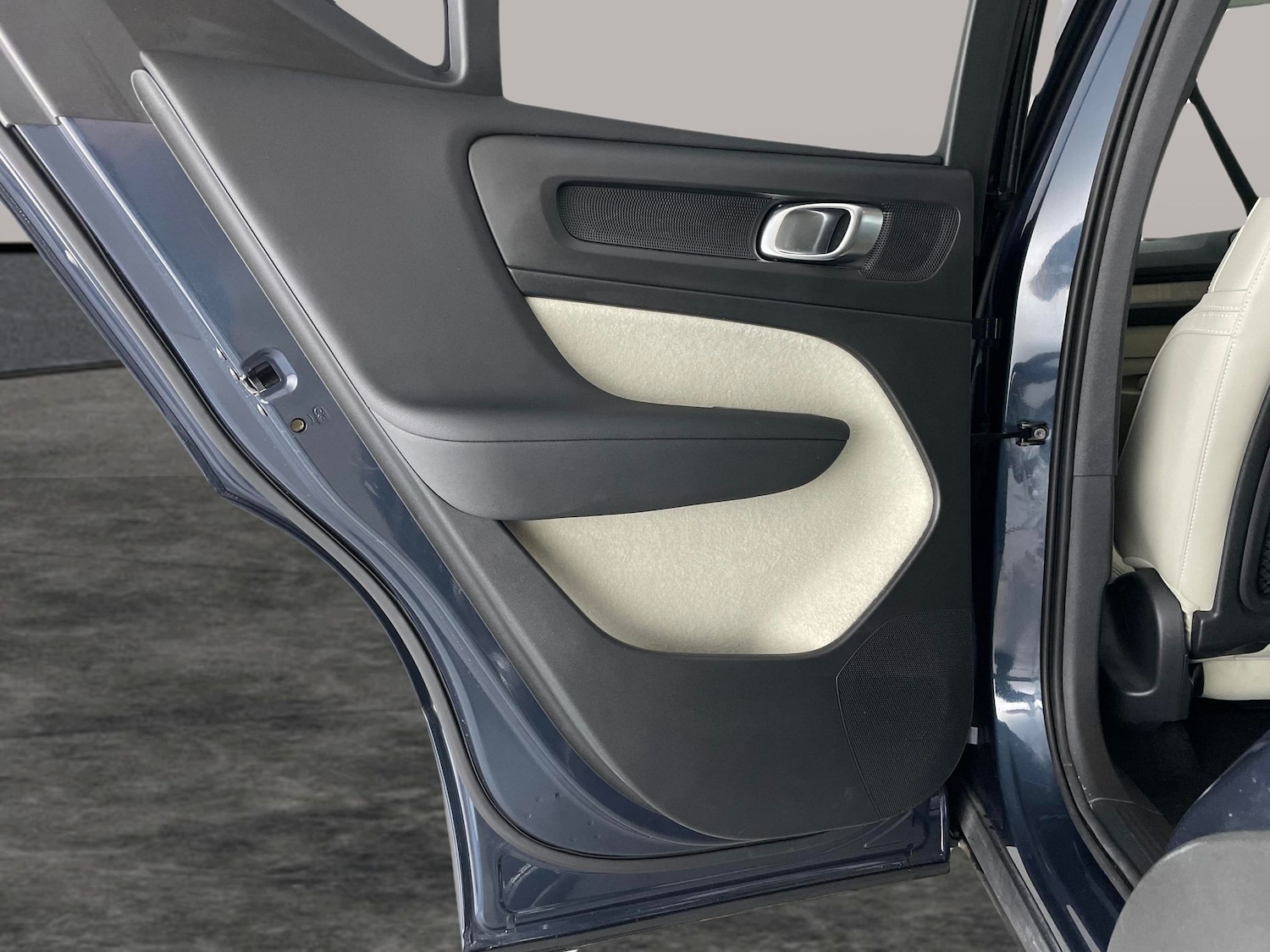 Used Volvo XC40 2020 for sale - 76452497: Photo 45