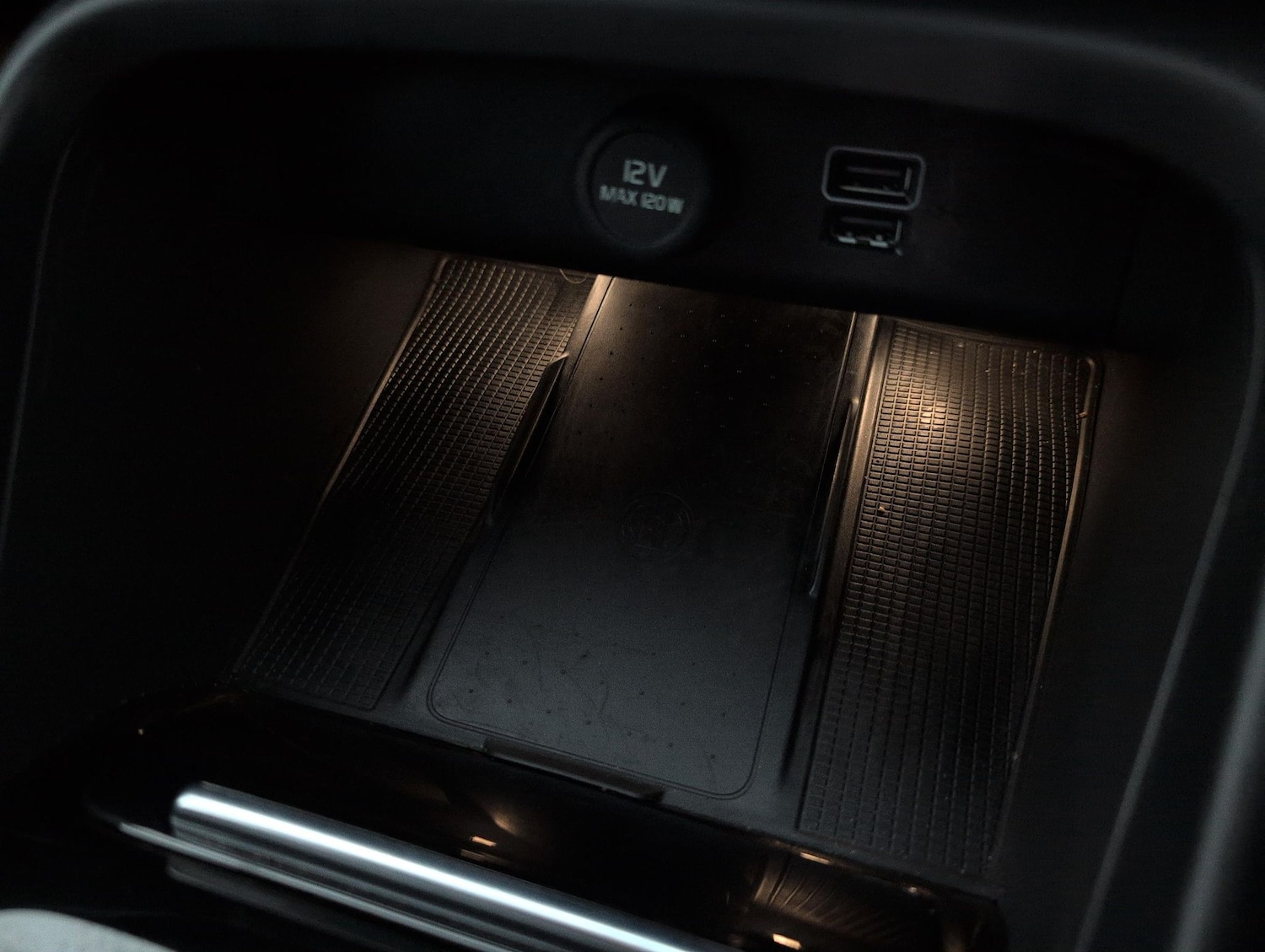 Used Volvo XC40 2022 for sale - 76450169: Photo 32