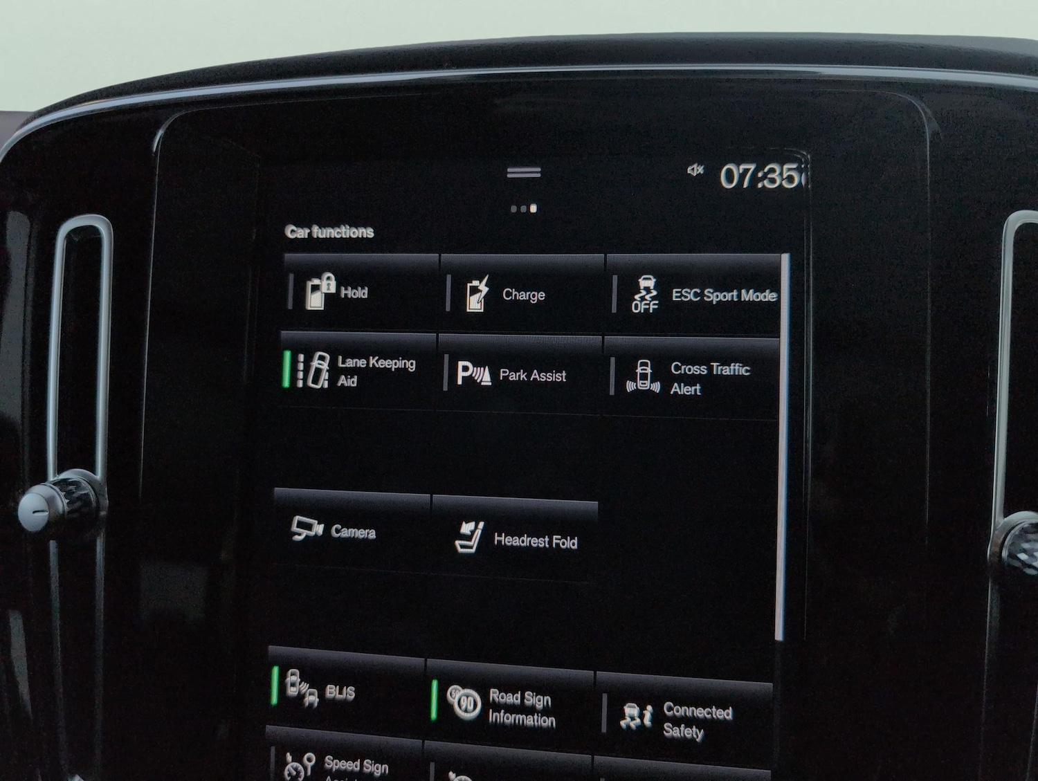 Used Volvo XC40 2022 for sale - 76450169: Photo 38