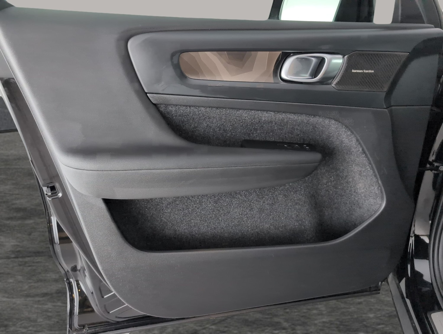 Used Volvo XC40 2022 for sale - 76450169: Photo 46