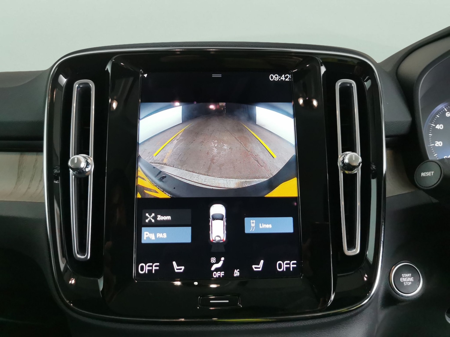 Used Volvo XC40 2021 for sale - 77241320: Photo 7