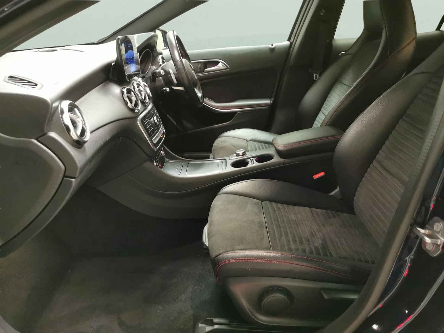 Used Mercedes-Benz GLA 2017 for sale - 76696794: Photo 4