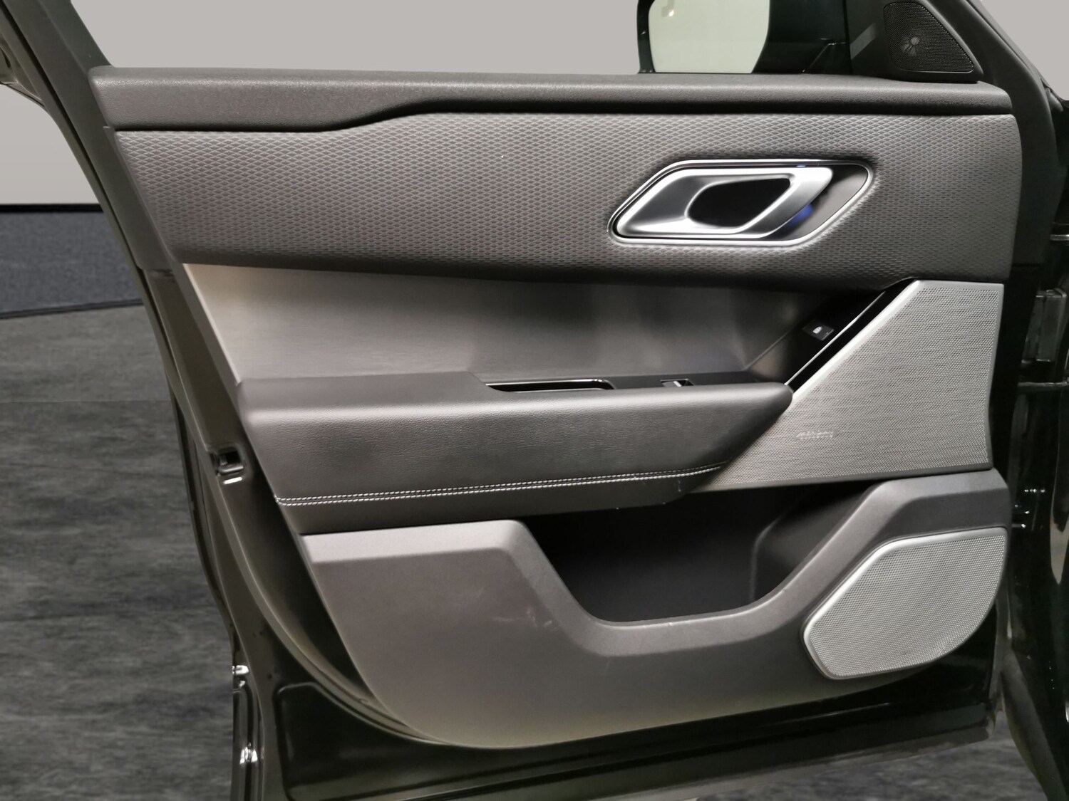 Used Land Rover Range Rover Velar 2021 for sale - 77962932: Photo 27