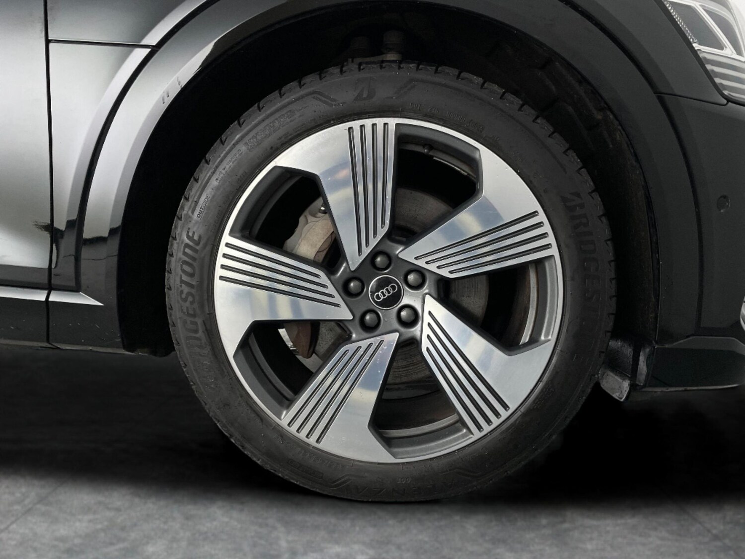 Used Audi e-tron 2022 for sale - 77374000: Photo 32