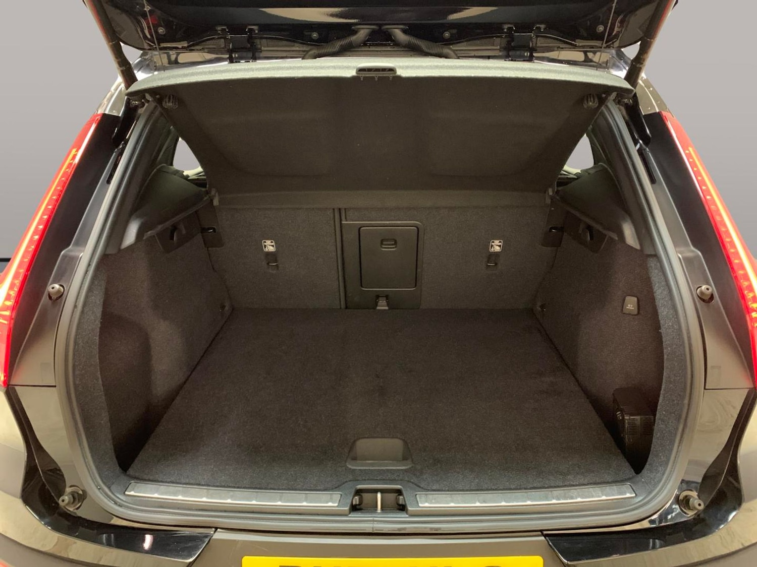 Used Volvo XC40 2021 for sale - 77019360: Photo 31