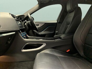 Used Jaguar F-Pace 2020 for sale - 77493109: Photo