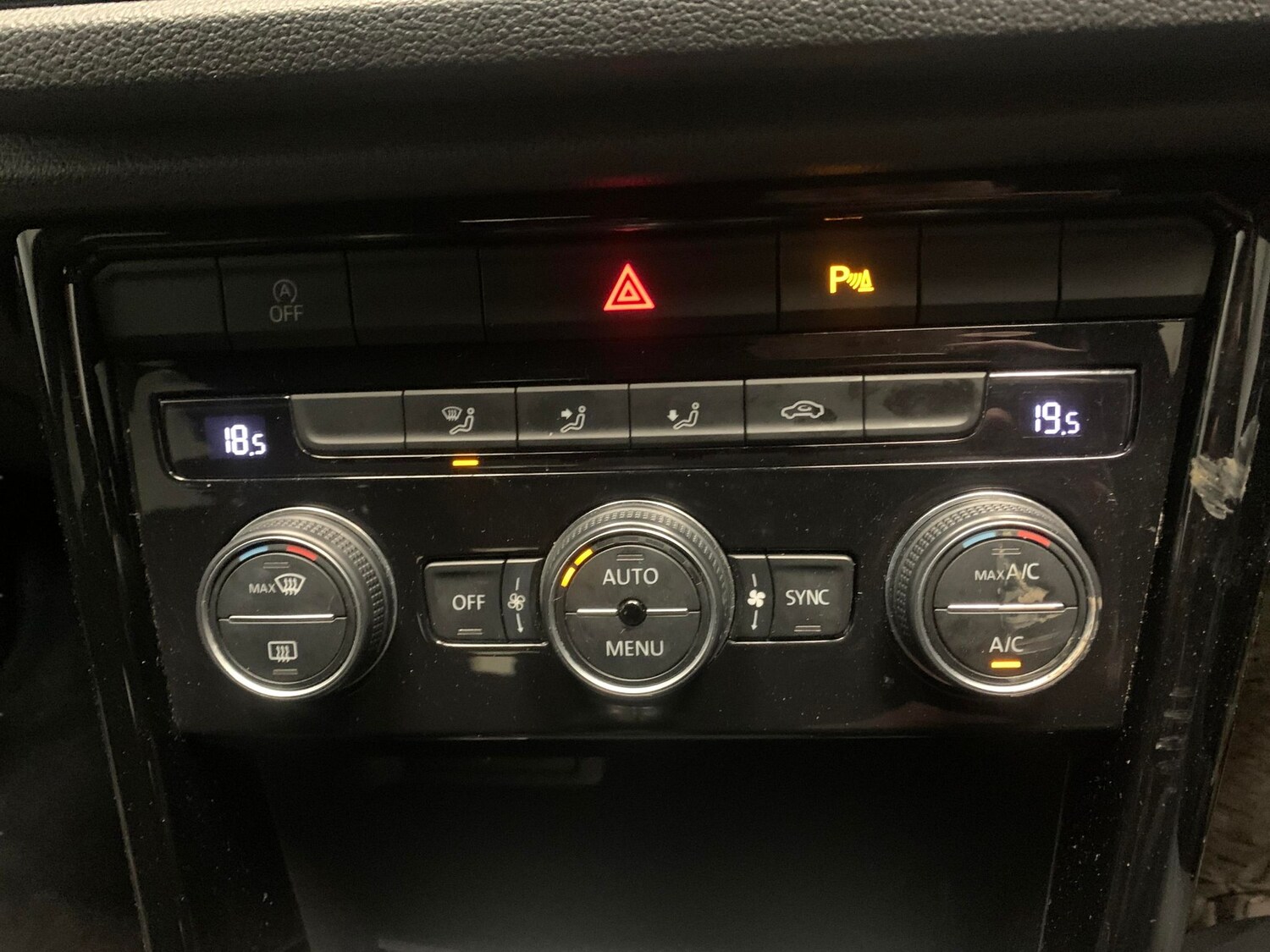 Used Volkswagen T-Roc 2021 for sale - 78110027: Photo 17