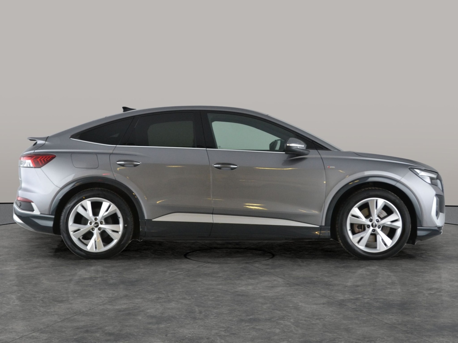 Used Audi Q4 e-tron 2023 for sale - 77951109: Photo 10