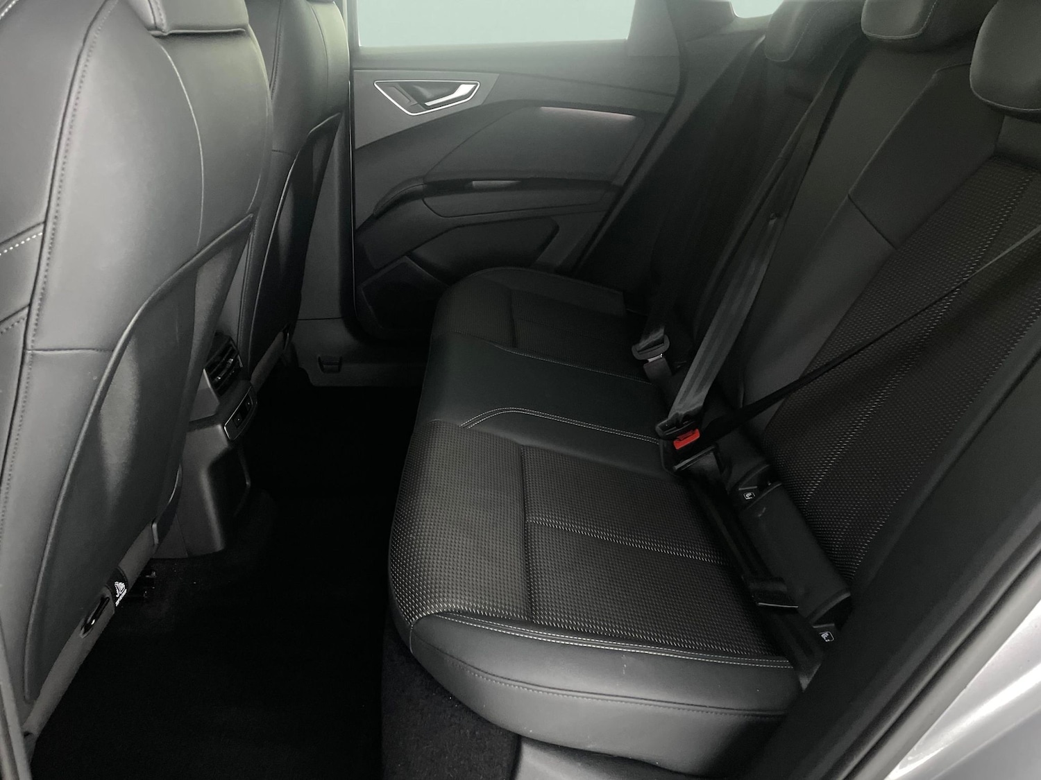 Used Audi Q4 e-tron 2023 for sale - 77951109: Photo 30