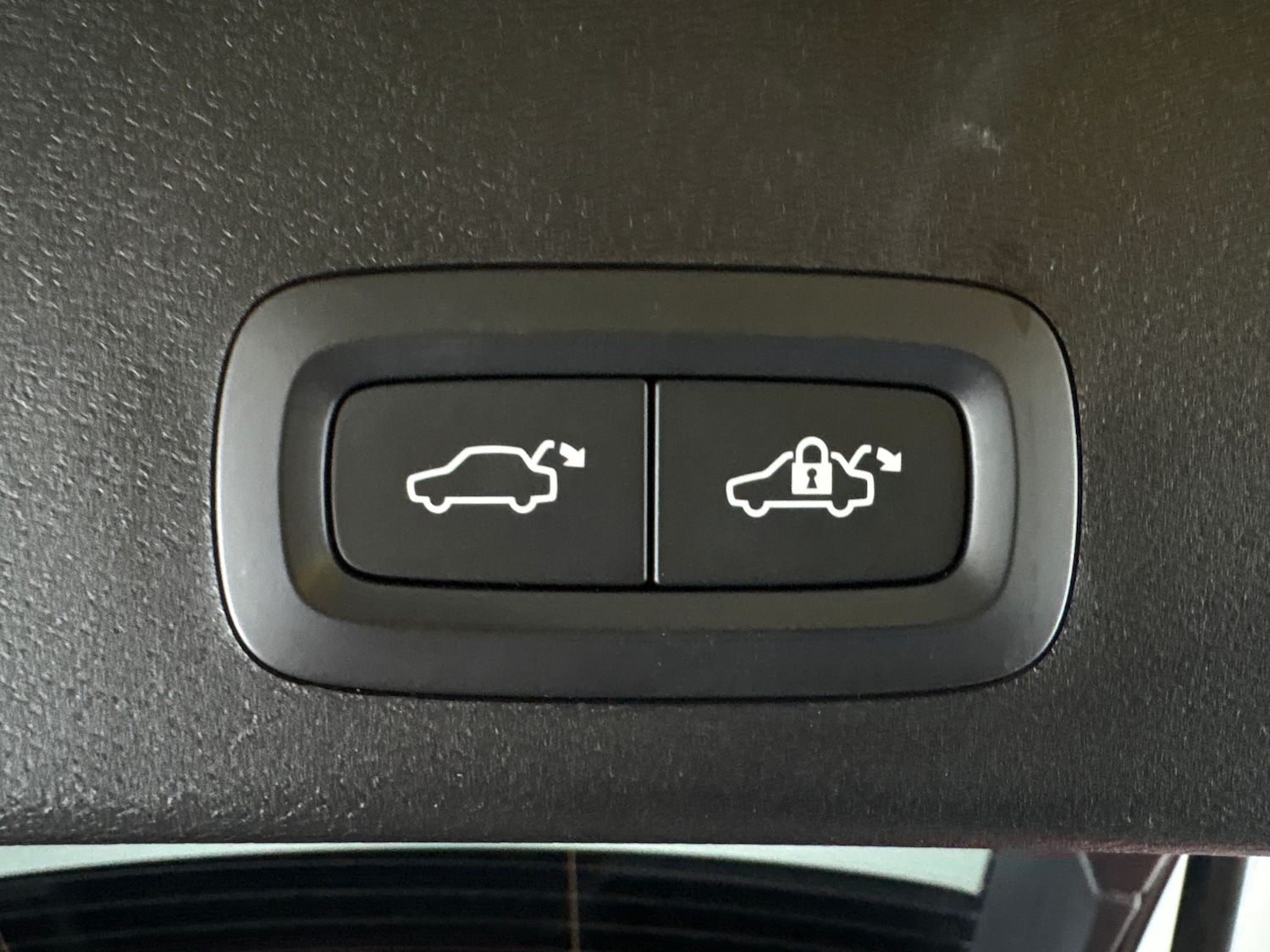 Used Volvo XC40 2023 for sale - 78187600: Photo 16