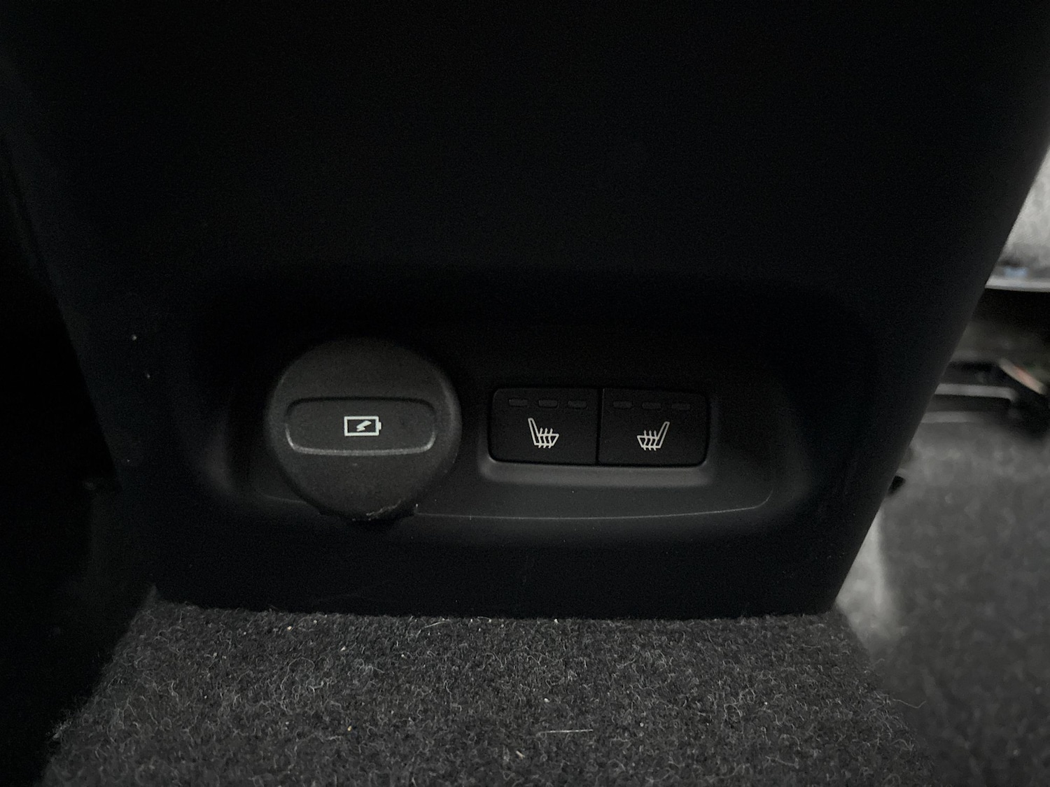 Used Volvo XC40 2023 for sale - 78187600: Photo 17