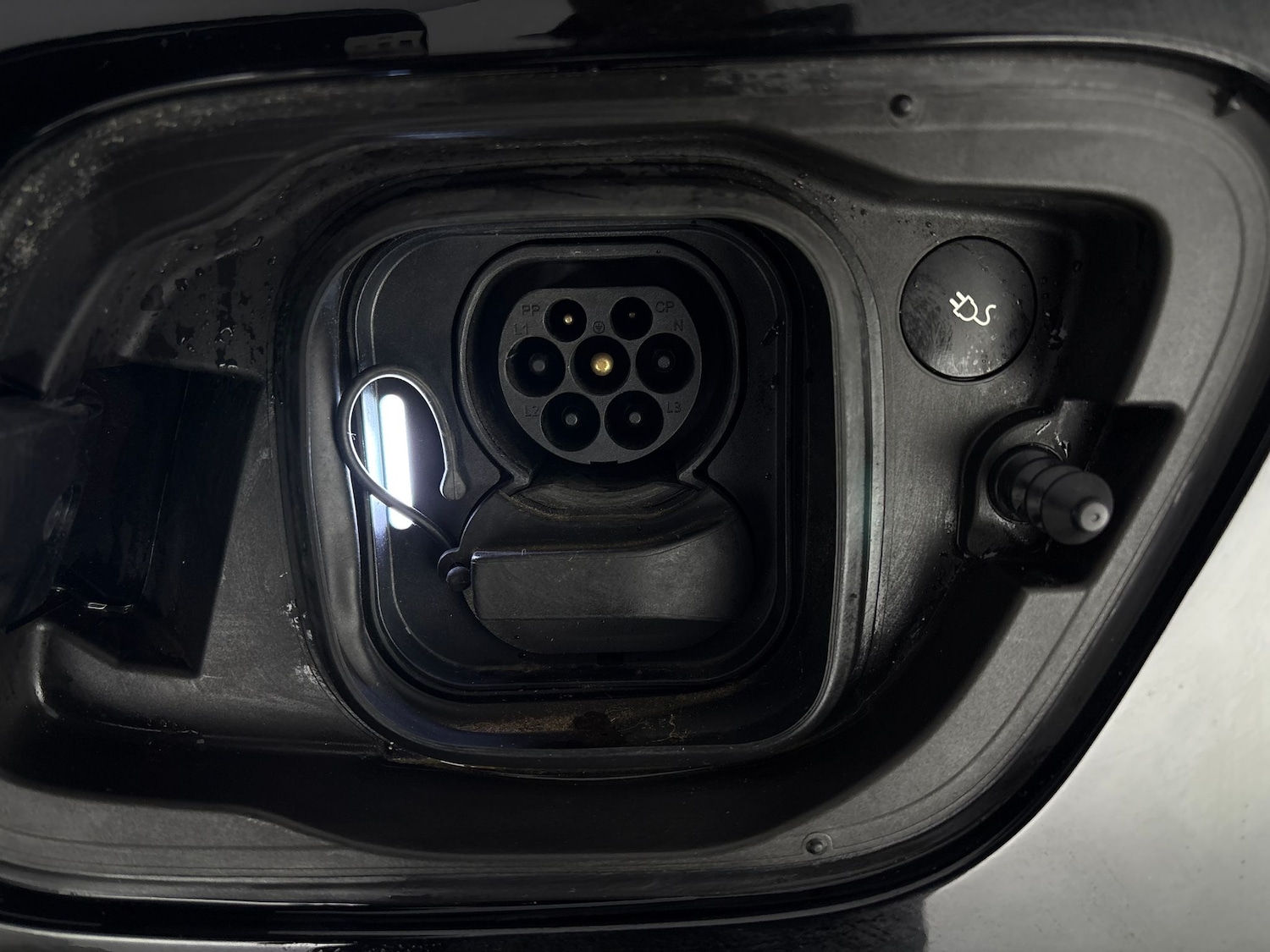 Used Volvo XC40 2023 for sale - 78187600: Photo 40