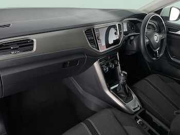Used Volkswagen T-Roc 2021 for sale - 75191554: Photo