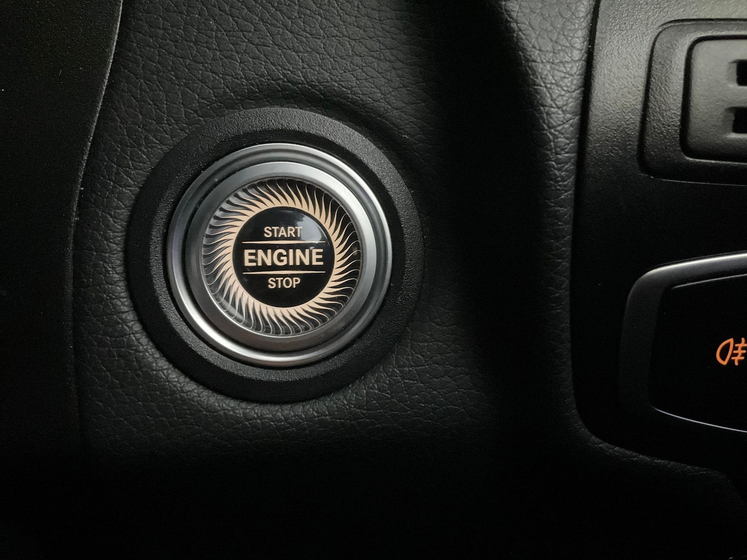 Used Mercedes-Benz GLC 2022 for sale - 76162506: Photo 26