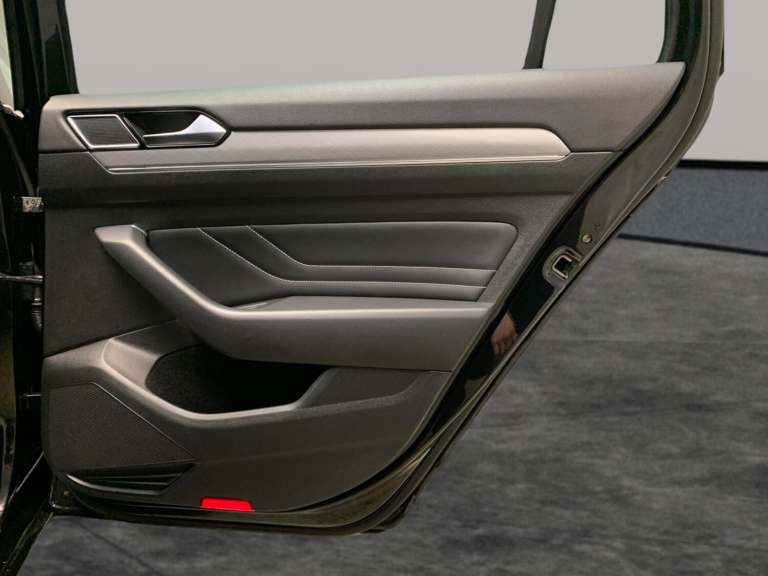 Used Volkswagen Passat 2023 for sale - 77800001: Photo 26