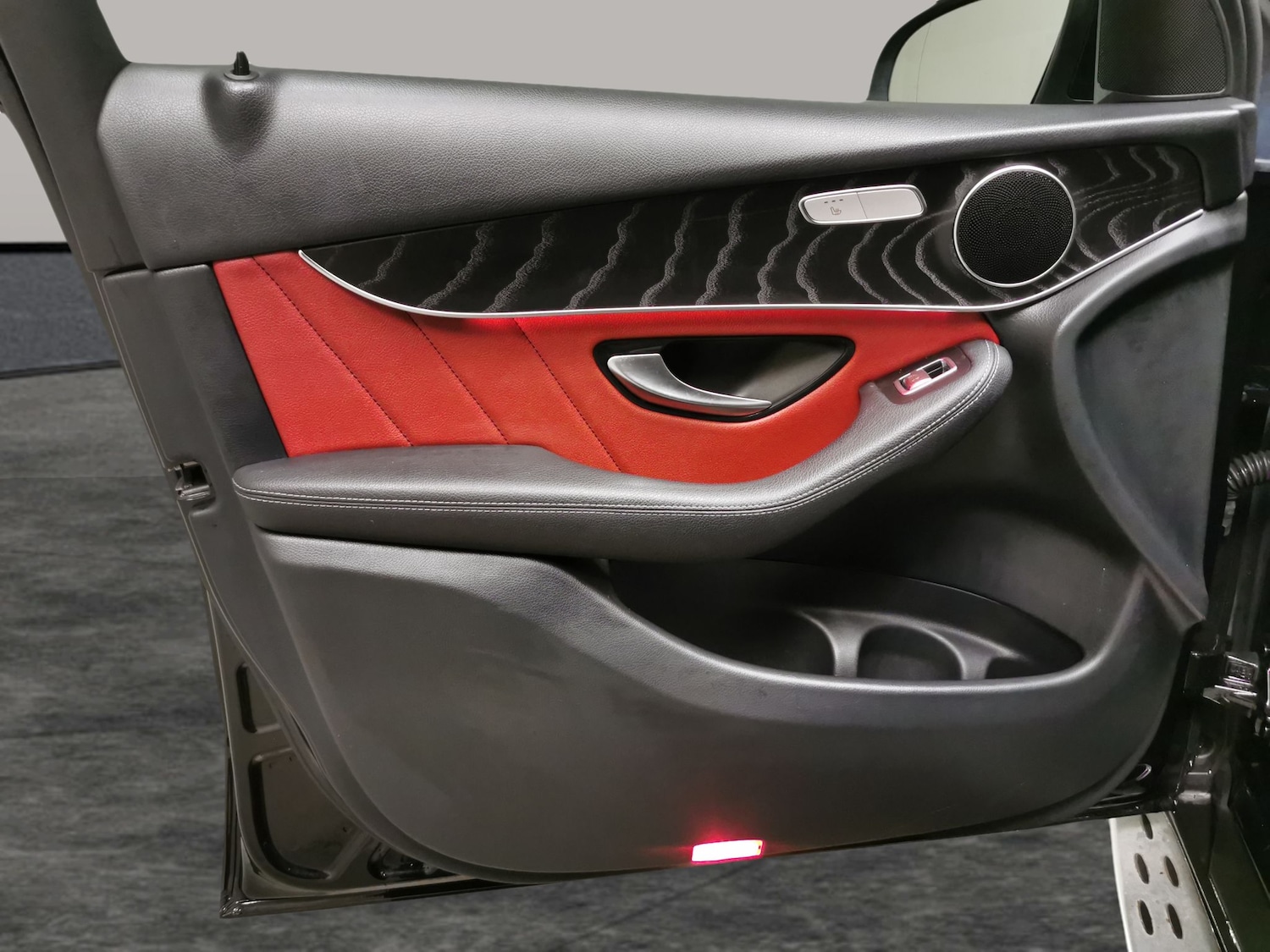 Used Mercedes-Benz GLC 2019 for sale - 77942667: Photo 28