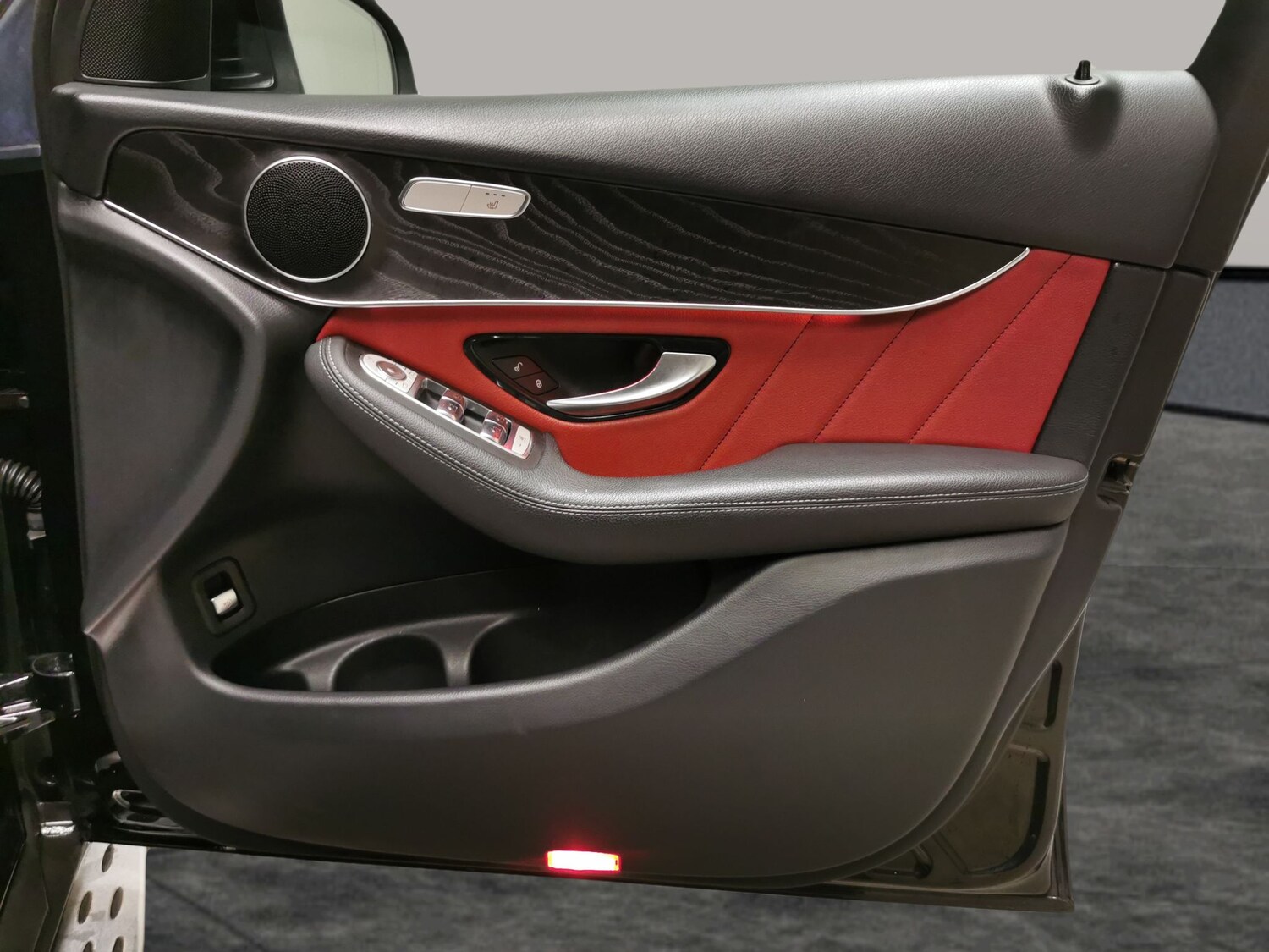 Used Mercedes-Benz GLC 2019 for sale - 77942667: Photo 31