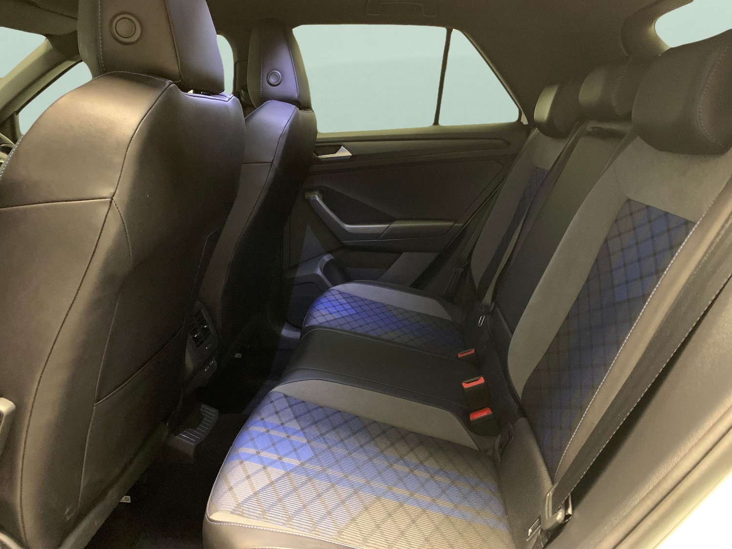 Used Volkswagen T-Roc 2023 for sale - 76661514: Photo 28