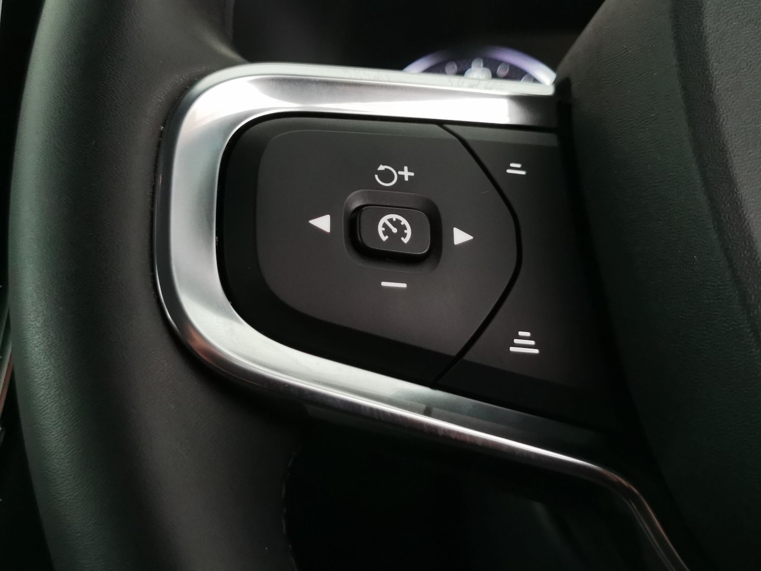 Used Volvo XC40 2022 for sale - 77235735: Photo 20