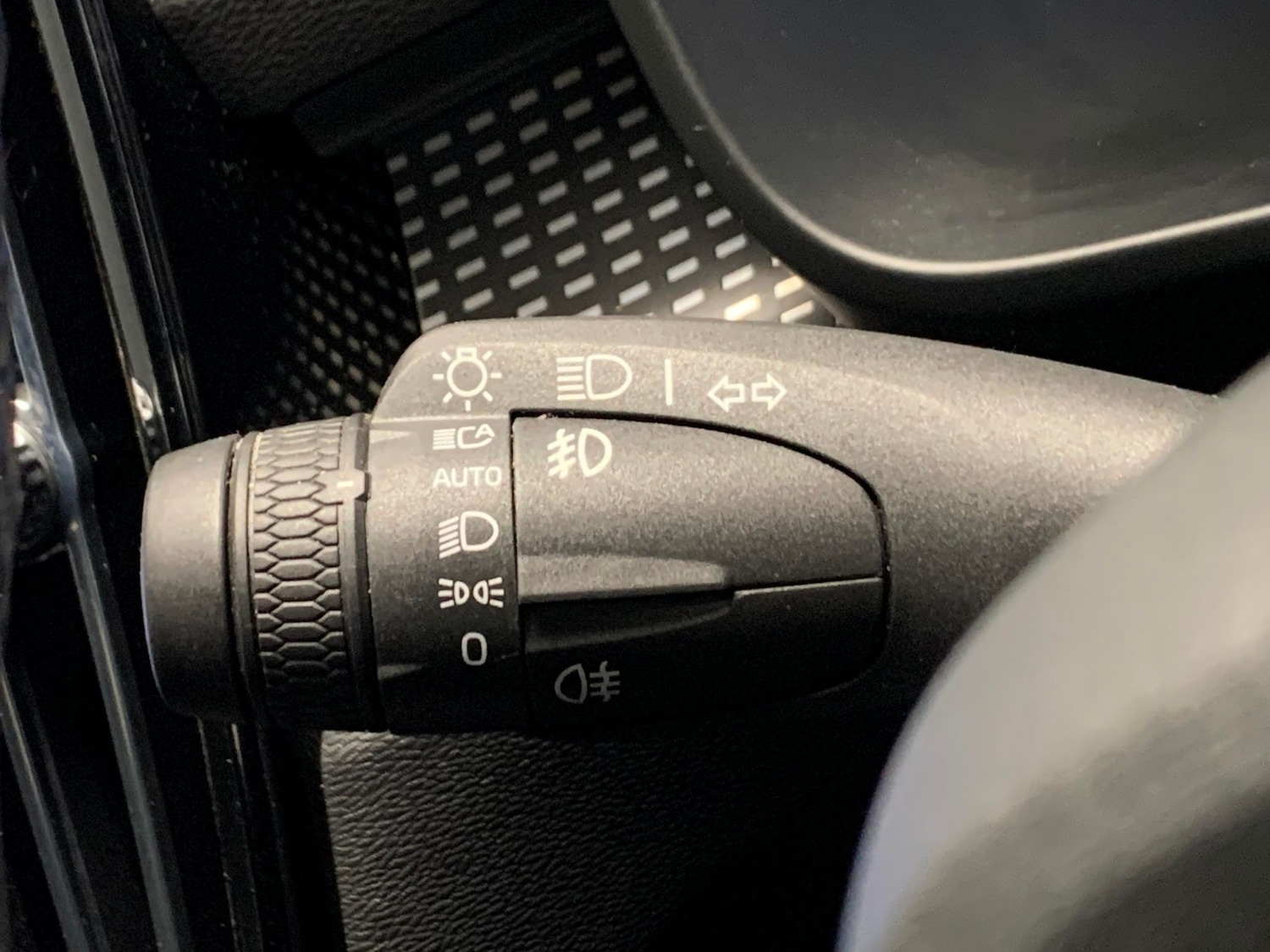 Used Volvo XC40 2021 for sale - 76028792: Photo 27