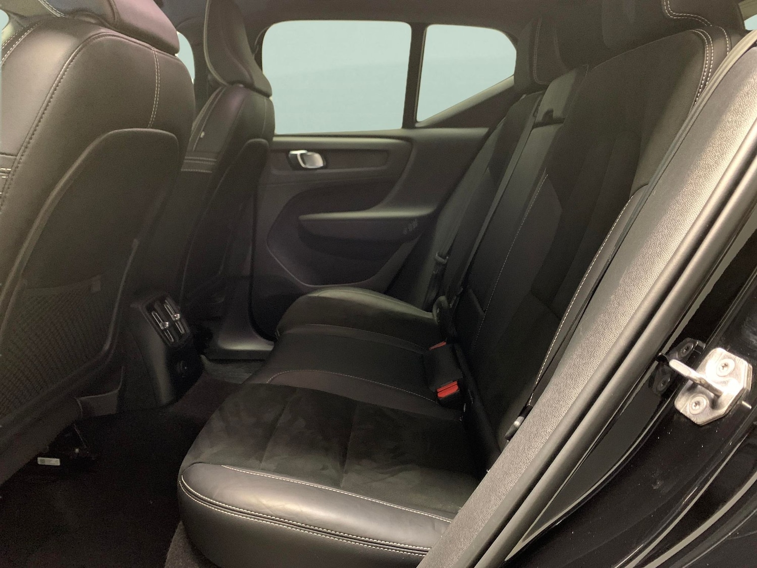Used Volvo XC40 2021 for sale - 76028792: Photo 36