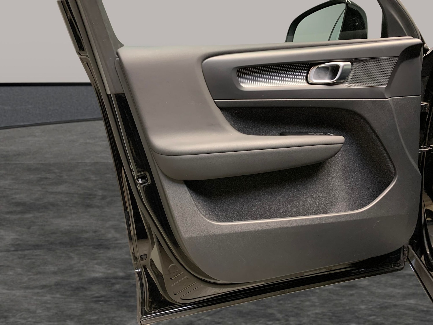 Used Volvo XC40 2021 for sale - 76028792: Photo 37