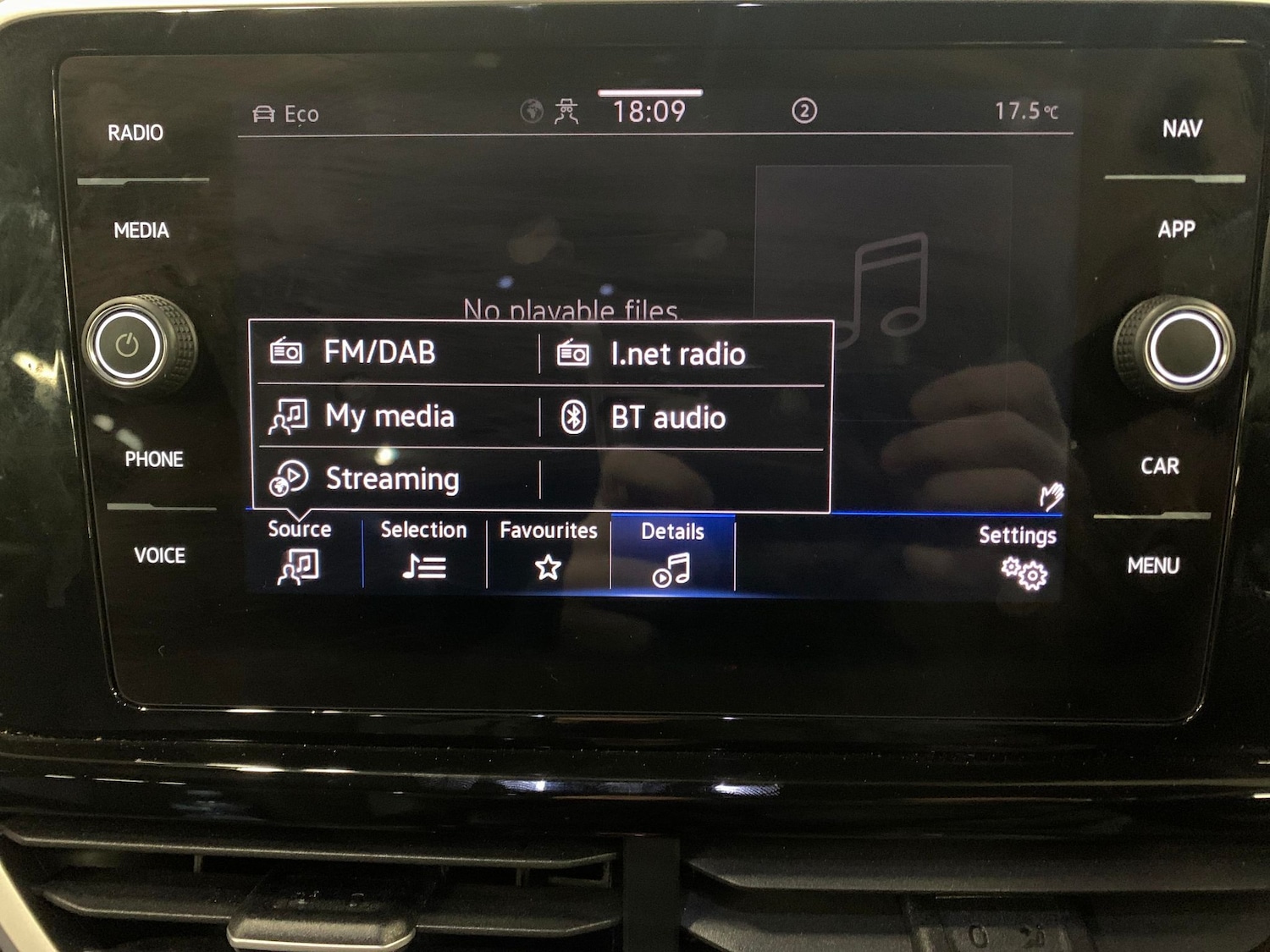 Used Volkswagen T-Roc 2023 for sale - 76717837: Photo 15