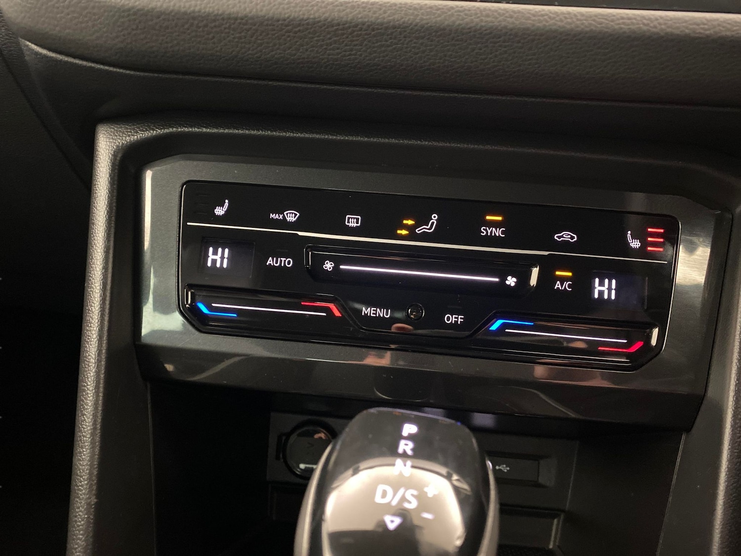 Used Volkswagen Tiguan 2023 for sale - 77127963: Photo 16