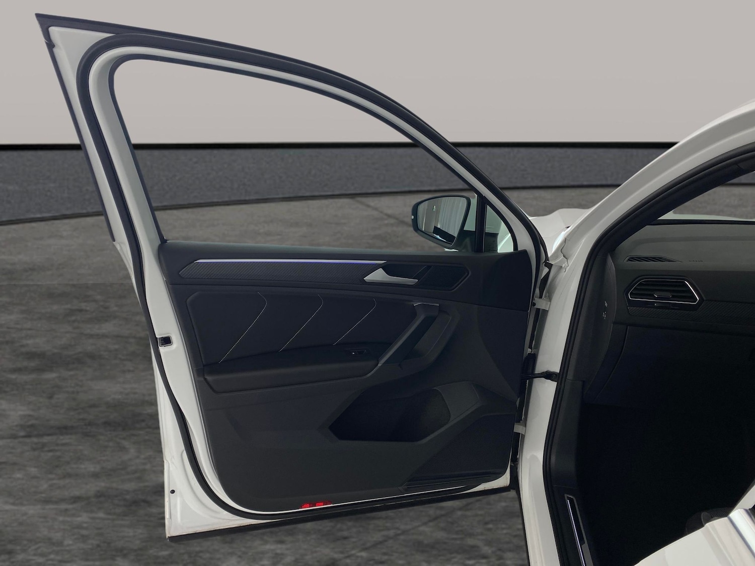 Used Volkswagen Tiguan 2023 for sale - 77127963: Photo 23