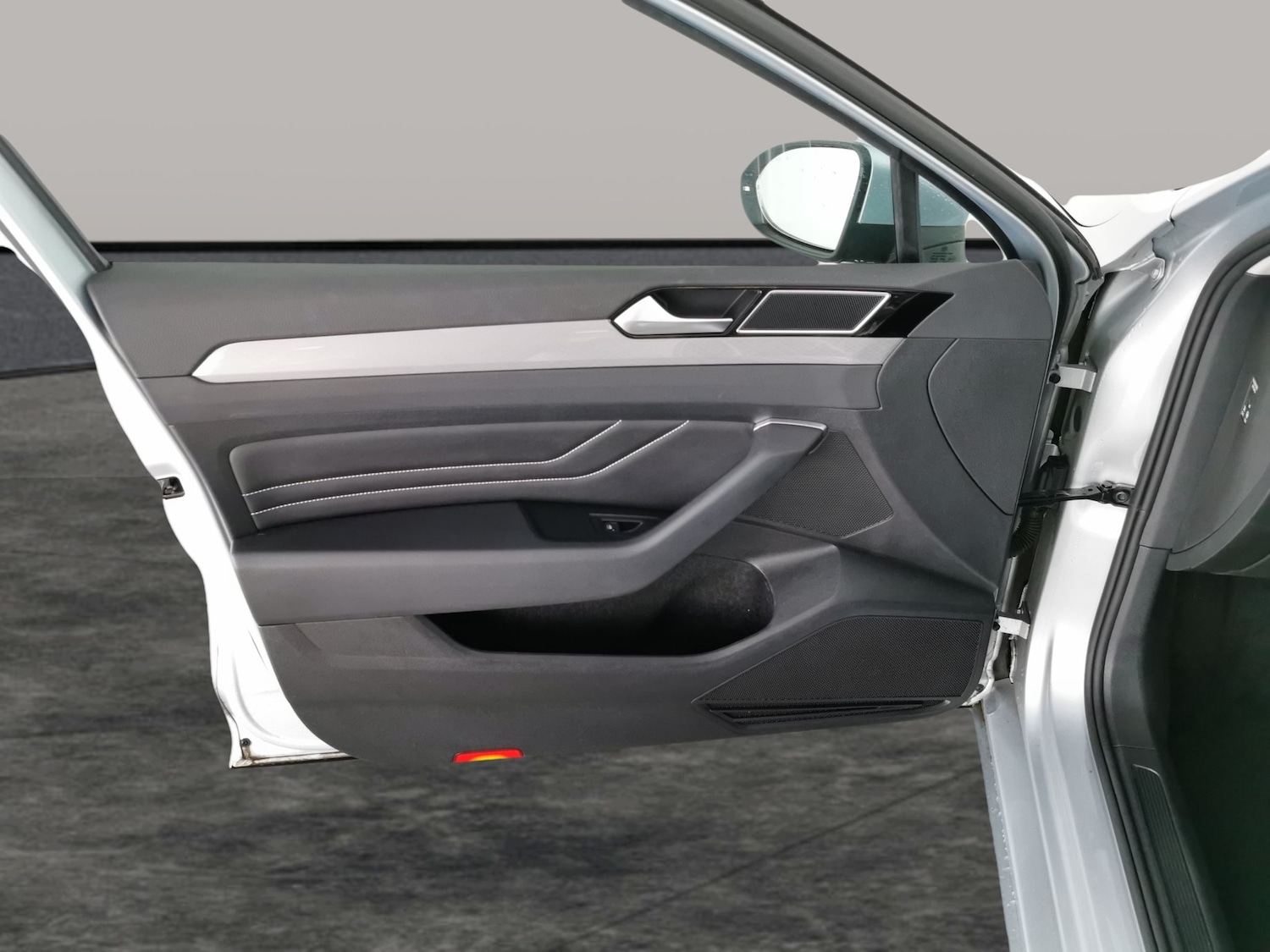 Used Volkswagen Passat for sale - 77272088: Photo 28